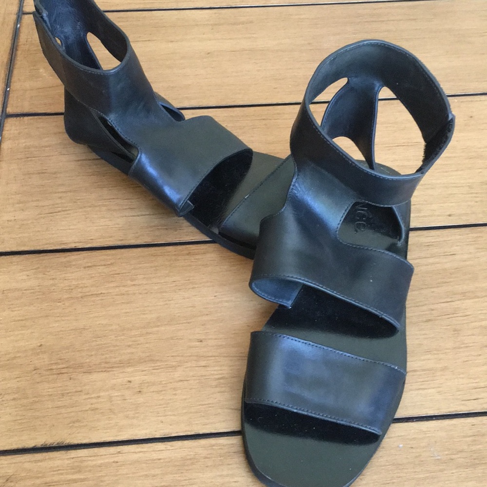 Vince Black Leather Ankle Strap Flat Sandals 6.5
